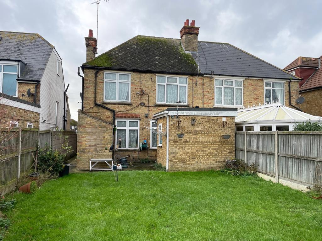 Lot: 130 - THREE-BEDROOM SEMI FOR IMPROVEMENT IN POPULAR LOCATION -